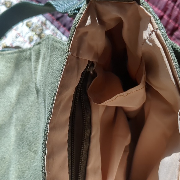 TRAVELON* faux suede sage green crossbody/belt bag w/adj. straps, pouches - Picture 10 of 16